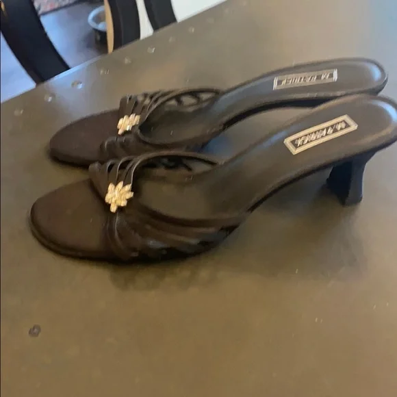 2 for $13 Kitten heeled sandals 8 black - Picture 2 of 8